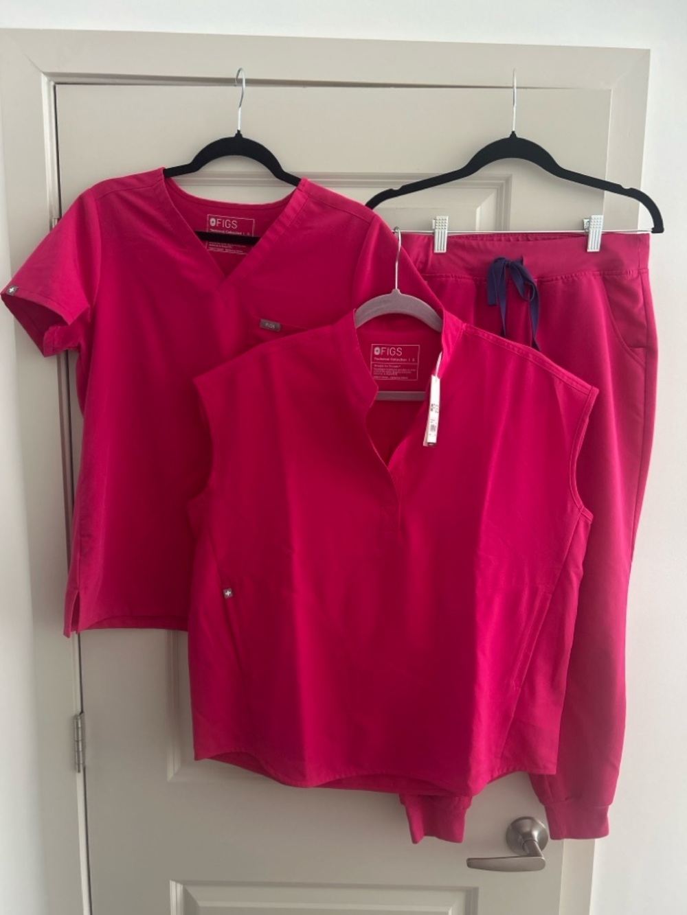 FIGS Scrub Bundle Small Pink Set 2 Tops 1 Pants NEW With Tags Rafaela Top